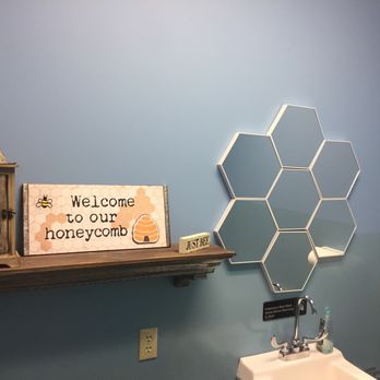 Lilly Belle Meads - Honeycomb Mirror! - Breweries Near Me - Lancaster, New York
