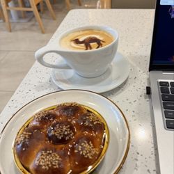 Arwa Yemeni Coffee - Yemeni latte and honeycomb