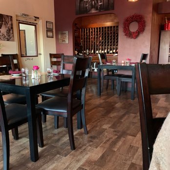 Cioppino House - a dining room with tables and chairs - Seafood Near Me - Pleasant Hill, Oregon Cioppino House - a dining room with tables and chairs - Seafood Near Me - Pleasant Hill, Oregon