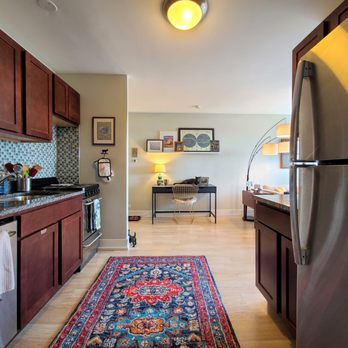 445 Wellington Apts - Apartments Near Me - Chicago, Illinois