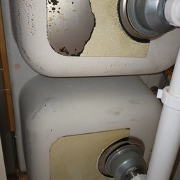 This is the "new" sink they replaced my beautiful black sink with. This is the "new" sink they replaced my beautiful black sink with.