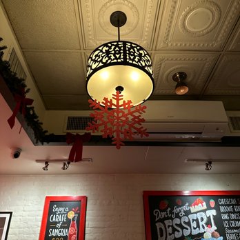 Juliana's - Santa Claus is coming... - Pizza Near Me - Brooklyn, New York Juliana's - Santa Claus is coming... - Pizza Near Me - Brooklyn, New York