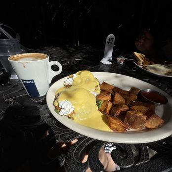 Garden Cafe - Crab Cake Benedicts (very good) - Breakfast & Brunch Near Me - Sherman Oaks, California Garden Cafe - Crab Cake Benedicts (very good) - Breakfast & Brunch Near Me - Sherman Oaks, California