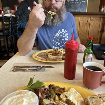Screamin' Chicken Diner - Diners Near Me - Gaston, Oregon Screamin' Chicken Diner - Diners Near Me - Gaston, Oregon