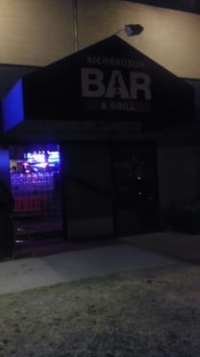 Richardson Bar & Grill by null