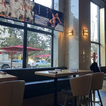 Moxies - Indoor seating - Cocktail Bars Near Me - Dallas, Texas