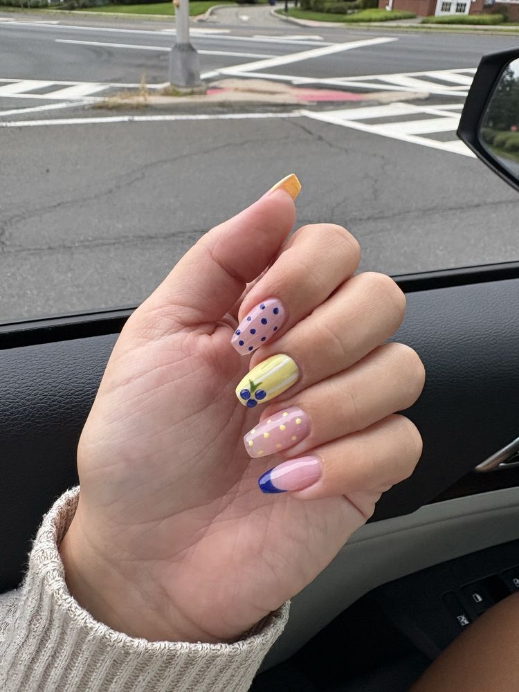 Aurora Nails Spa Logo