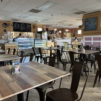 Chez Maryse - Inside - Bakeries Near Me - Fresno, California