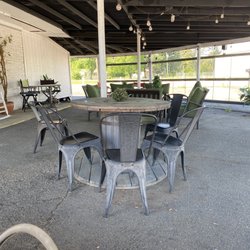 Adairsville Coffee - Outdoor seating