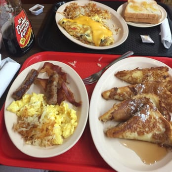 Mom's Country Deli - Veggie omelet and French toast meal - Breakfast & Brunch Near Me - Houston, Texas Mom's Country Deli - Veggie omelet and French toast meal - Breakfast & Brunch Near Me - Houston, Texas