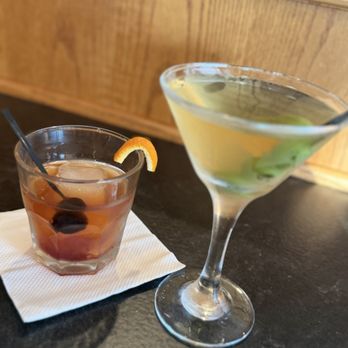 BAR Southpointe - Old fashioned & dirty martini - Cocktail Bars Near Me - Canonsburg, Pennsylvania BAR Southpointe - Old fashioned & dirty martini - Cocktail Bars Near Me - Canonsburg, Pennsylvania