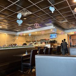 E Sushi & Grill - Interior