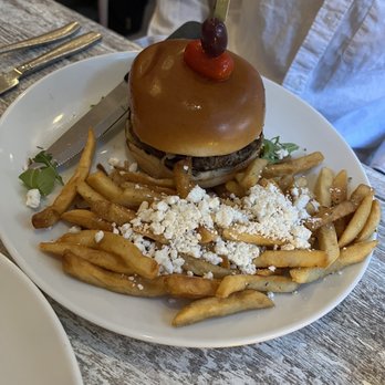 Avli Taverna - Avli Burger - Greek Near Me - Chicago, Illinois