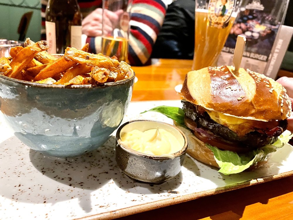 MARX & ENGELS Updated September 2024 84 Photos & 53 Reviews Hohenzollernring 21 23, Köln