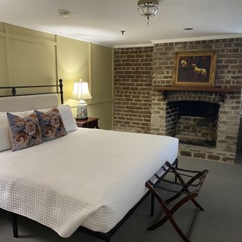 Presidents' Quarters Inn - Photo of Johnson room - Bed & Breakfast Near Me - Savannah, Georgia