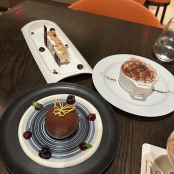 Ravello - Assortment of desserts - Italian Near Me - Orlando, Florida