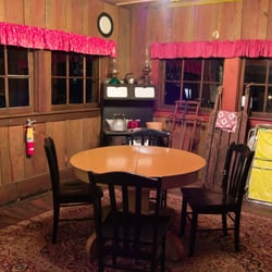 Gold Lake Lodge - The game room