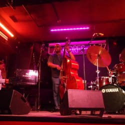 Clamores - El genial Christian McBride.