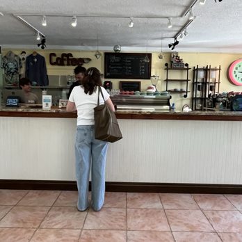 Deke’s in Delray - Coffee Roasteries Near Me - Delray Beach, Florida