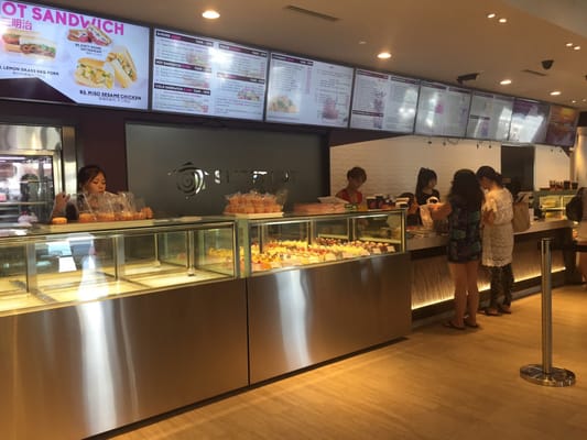 Sweet Hut Bakery & Cafe by null