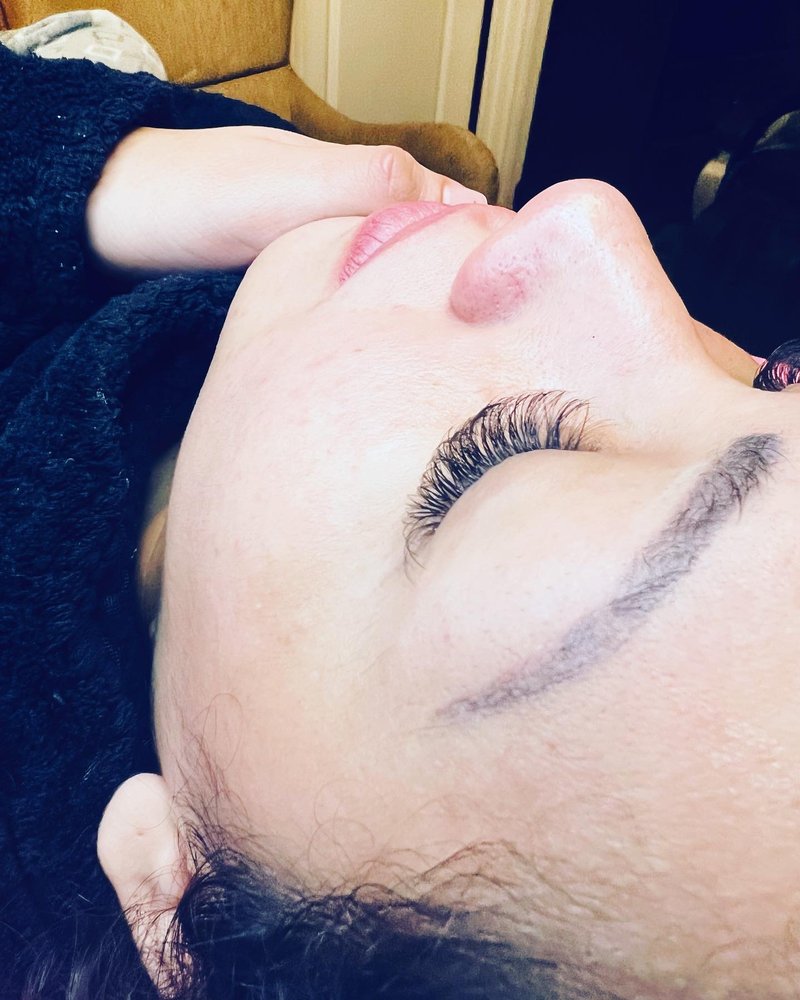 Bonita & Baddie Lashes Logo