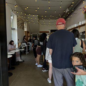 Lavender & Honey - Line - Coffee & Tea Near Me - Pasadena, California