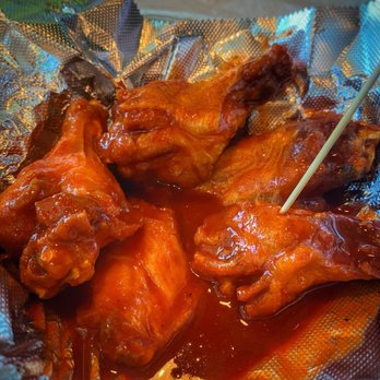 Quaker Steak & Lube - Atomic Wing Challenge with "Atomic Scorpion" sauce (800,000 Scoleville Units) - American Near Me - Clearwater, Florida