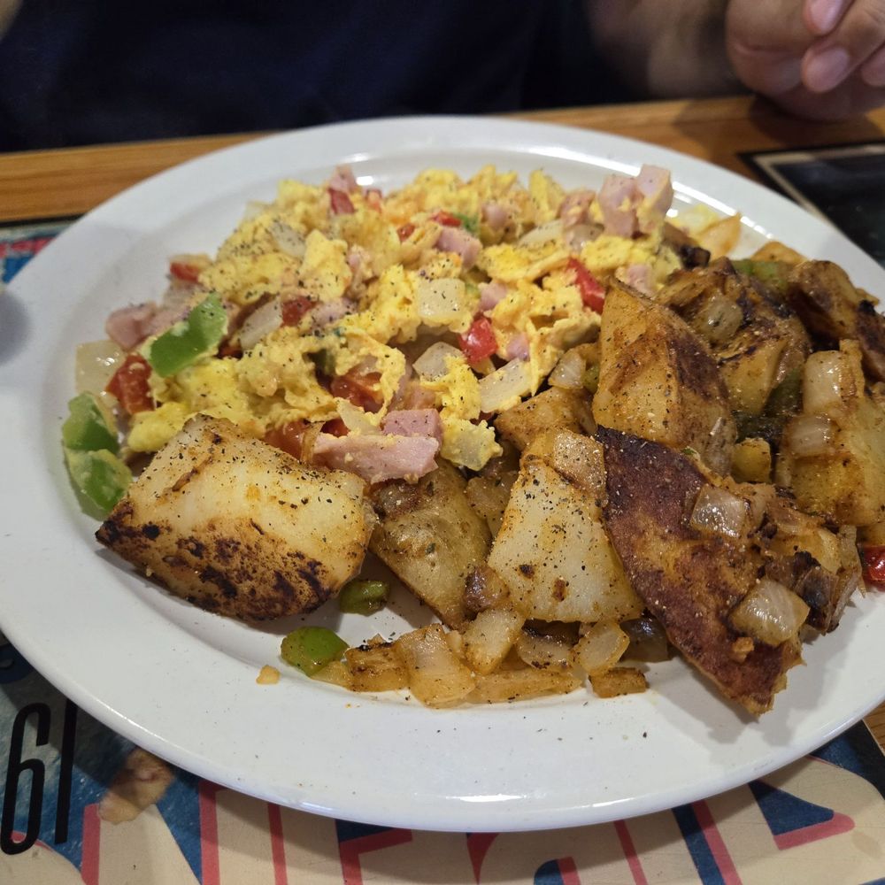 Beach Break Cafe - Denver scramble, no cheese, with country potatoes - Breakfast & Brunch Near Me - Oceanside, California Beach Break Cafe - Denver scramble, no cheese, with country potatoes - Breakfast & Brunch Near Me - Oceanside, California