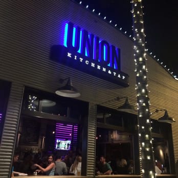 Union Kitchen and Tap Encinitas - New American Near Me - Encinitas, California
