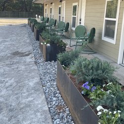 Mom & Pops Country Store - Luxurious Lakeside accomodations