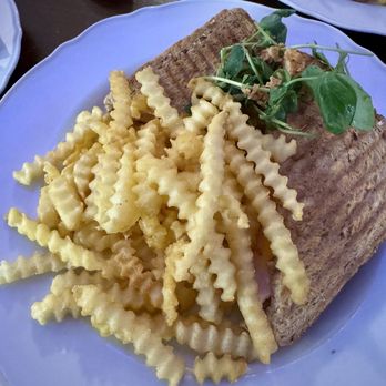 The Caledonian Cafè - Ham and cheese toastie - Coffee & Tea Near Me - Portree, HLD