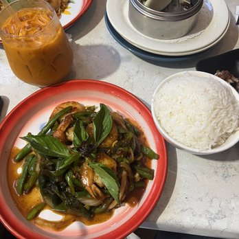 Amy Thai Bistro - Shrimp basil sauce - Thai Near Me - Brooklyn, New York