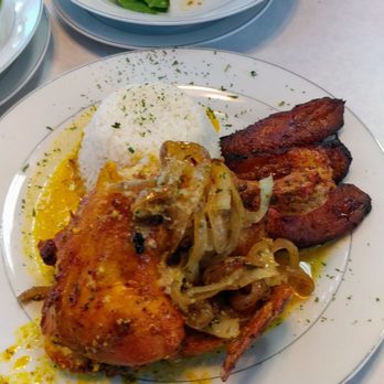 Havanazucar Cuban Restaurant - Chicken with orange sauce - Cuban Near Me - Hesperia, California Havanazucar Cuban Restaurant - Chicken with orange sauce - Cuban Near Me - Hesperia, California
