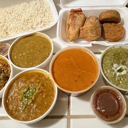 Family Meal Dinner - Butter Chicken, Saag Paneer, Samosa & Aloo Tikki Family Meal Dinner - Butter Chicken, Saag Paneer, Samosa & Aloo Tikki