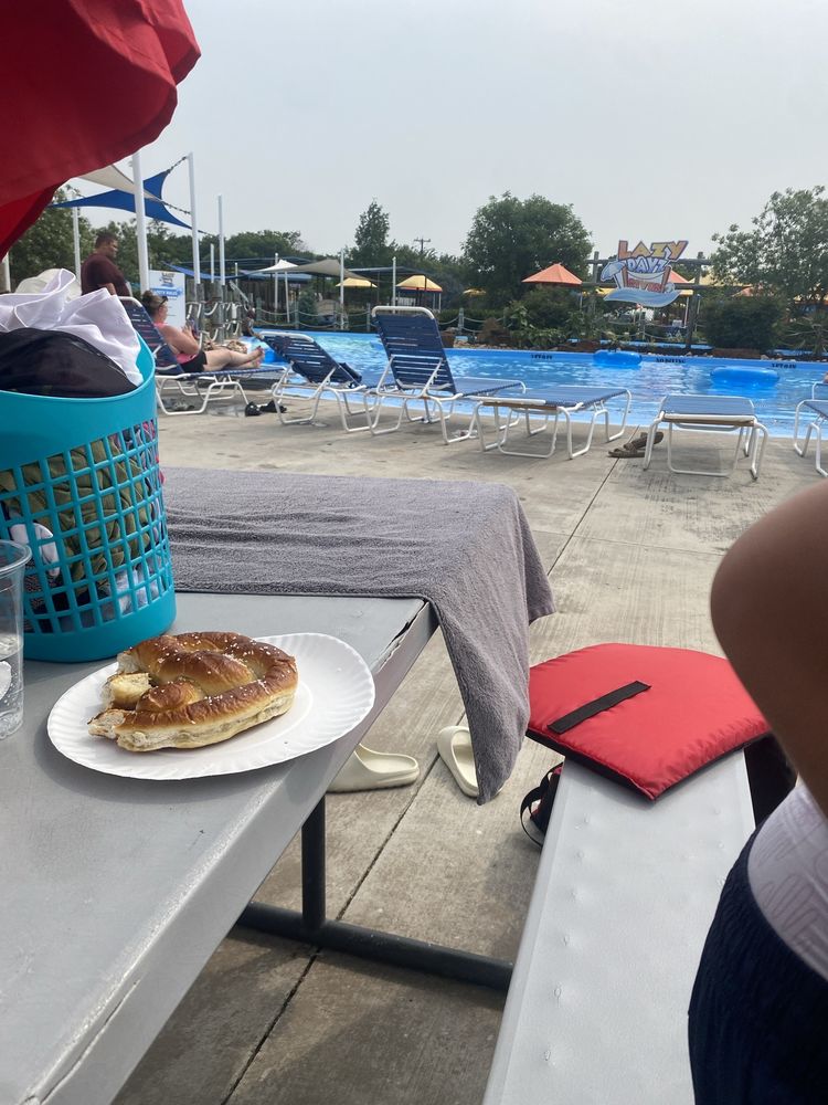 SPLASH DAYZ Updated October 2024 22 Photos & 25 Reviews 405 N Las