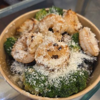 Pasta Vine - Shrimp, broccoli, mushrooms and marinera sauce - Pasta Shops Near Me - Henderson, Nevada Pasta Vine - Shrimp, broccoli, mushrooms and marinera sauce - Pasta Shops Near Me - Henderson, Nevada