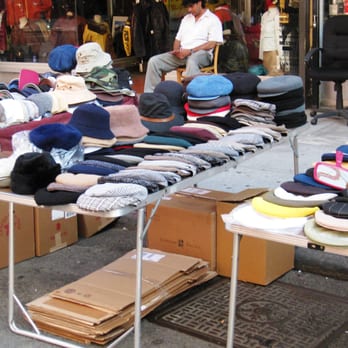 リトルモア　street market moore-street-market-bushwick-