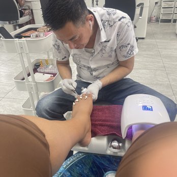 La Bonita Nails - Kevin - Nail Salons Near Me - Las Vegas, Nevada