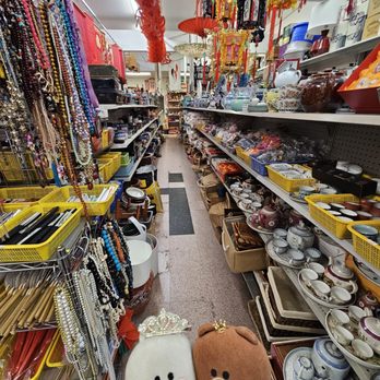 Fuling Gifts & Houseware - Dishes, decor, etc. - Arts & Crafts Near Me - Vancouver, British Columbia Fuling Gifts & Houseware - Dishes, decor, etc. - Arts & Crafts Near Me - Vancouver, British Columbia