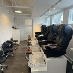 Body Health And Mind Center - Pedicure Stations