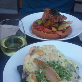 Magpie Cafe - Fried Chicken and Waffles and Smoked Trout Omelette - New American Near Me - Sacramento, California Magpie Cafe - Fried Chicken and Waffles and Smoked Trout Omelette - New American Near Me - Sacramento, California