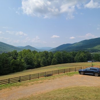 Mountaintop Ranch - The beautiful view from Moutaintop Ranch - Vacation Rentals Near Me - Elkton, Virginia