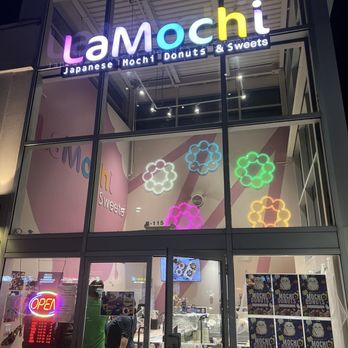 LaMochi Sweets - Entrance - Desserts Near Me - Scarborough, Ontario