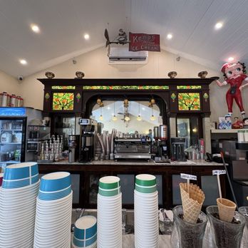 Boops - Service bar with stained glass - Coffee & Tea Near Me - Captiva, Florida Boops - Service bar with stained glass - Coffee & Tea Near Me - Captiva, Florida