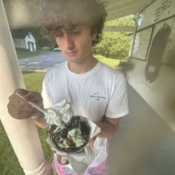 Sudbury Shoppe - Delicious ice cream!