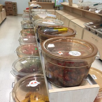 De Nhat Kho Bo - a long line of containers of food - Specialty Food Near Me - Garland, Texas De Nhat Kho Bo - a long line of containers of food - Specialty Food Near Me - Garland, Texas
