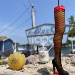 Blue Cat Lounge at Alhonna Resort - Specialty drinks in Souvenir cups