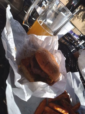 Heff’s Burger & Bar by null