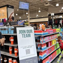DICK'S Sporting Goods