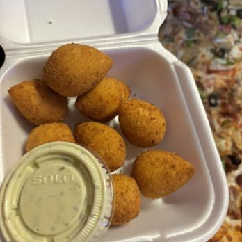 Friend's Pizza - Pizza Near Me - Fort Myers, Florida